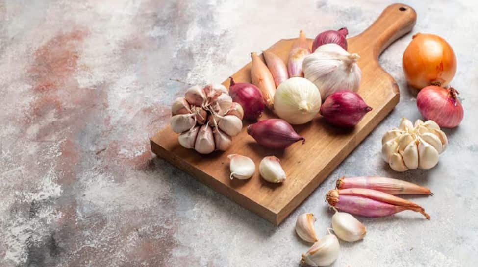 Navratri 2025 Fasting Rules: Why Are Onions and Garlic Avoided?