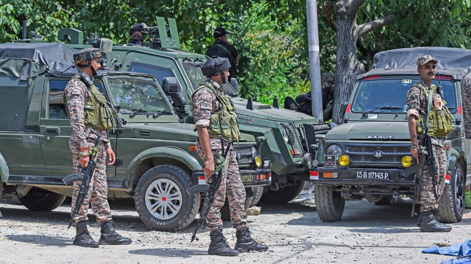 J-K: Soldier Injured In Udhampur Encounter, 4 Jaish-e-Mohammed Terrorists Trapped