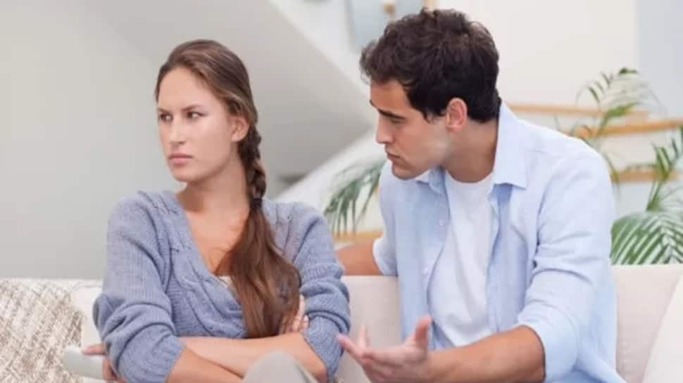 7 Clear Signs He’s Not Into You: Relationship Red Flags Every Women Should Know