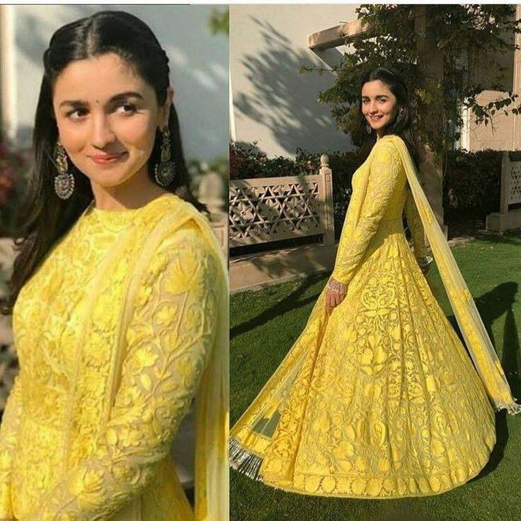 Navratri Day 4 Colour - Yellow (Alia Bhatt) Navratri Day 4 Colour - Yellow (Alia Bhatt)