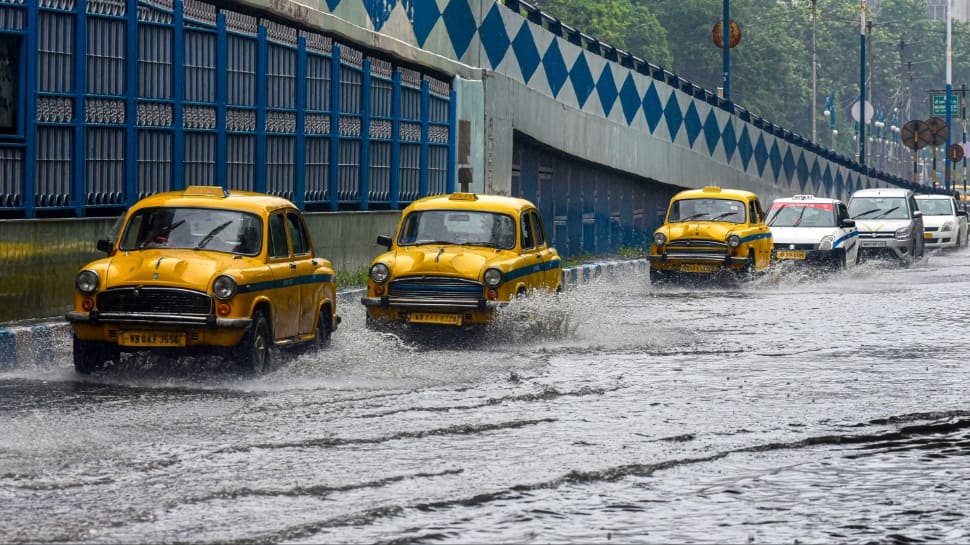 Kolkata Weather Update: Heavy Rain Kills 5, Paralyses City With Waterlogging And Traffic Chaos