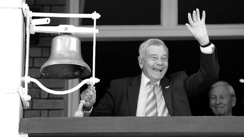 एक प्रविष्टि का अंत: पौराणिक रेफरी डिकी बर्ड 92 तक गुजरता है