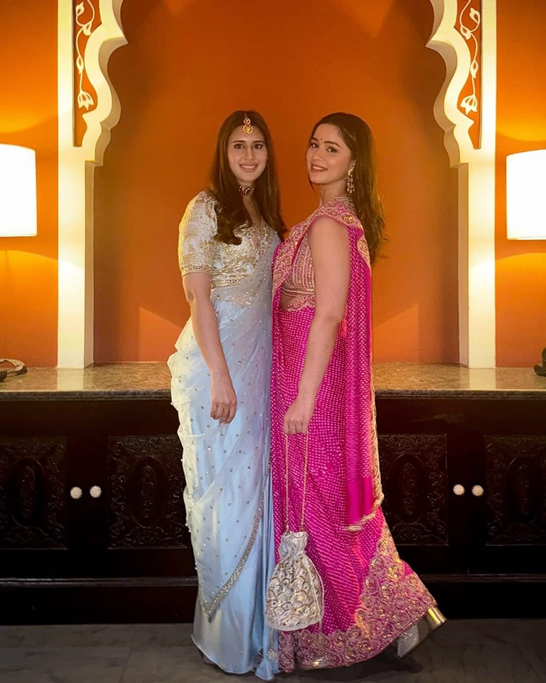 3. Sara Tendulkar and Saaniya Share a Close Bond