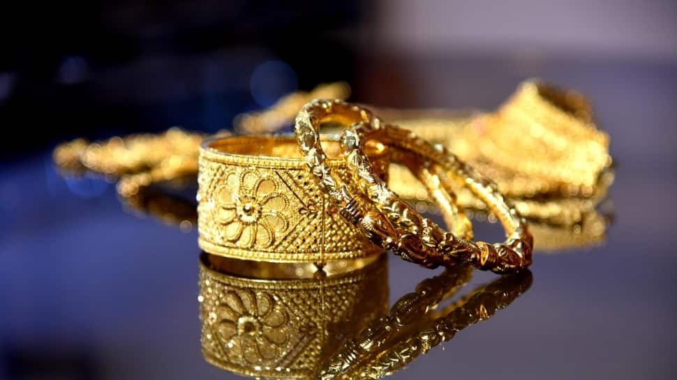 MCX Gold Opens Slightly lower, Silver Rebounds 0.31%