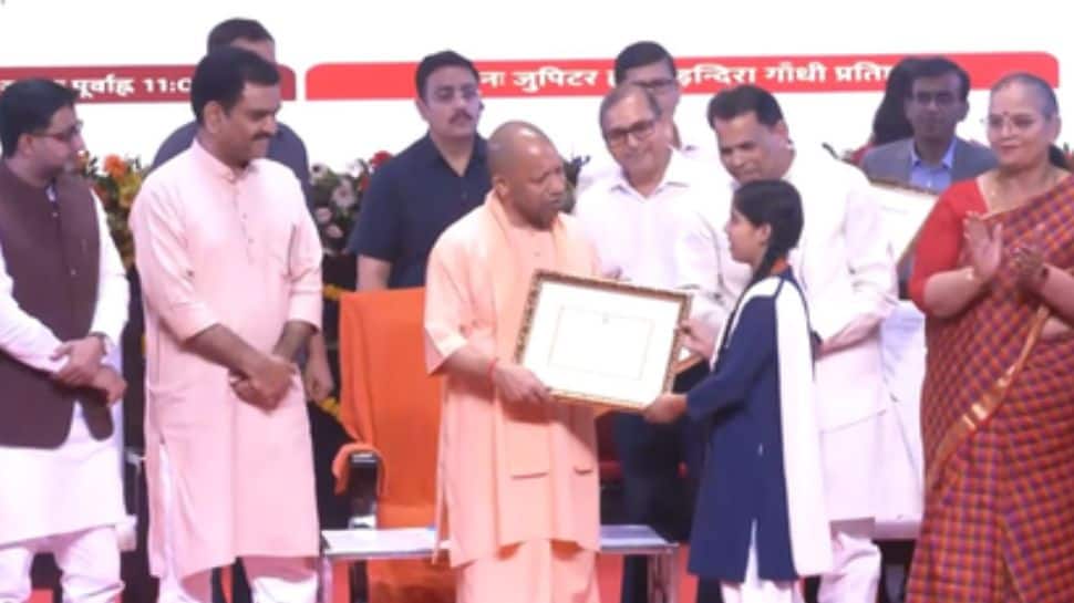 CM Yogi Distributes Scholarships Worth 89.97 Crore To Nearly 4 Lakh Students In UP, Says Discrimination In Scheme Has Ended CM Yogi Distributes Scholarships Worth 89.97 Crore To Nearly 4 Lakh Students In UP, Says Discrimination In Scheme Has Ended