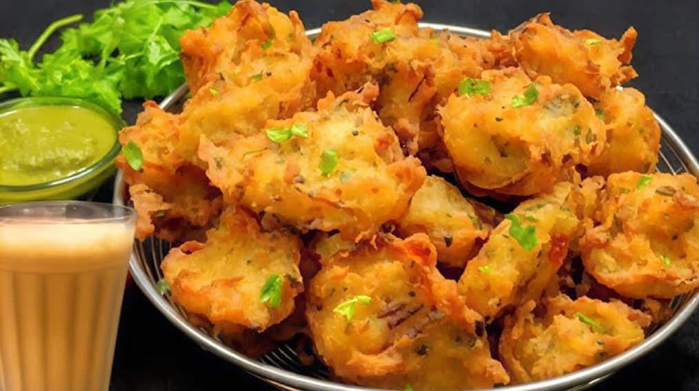 Tips for Carrying Navratri Foods to Work Navratri 2025, Happy Navratri 2025, Navratri 2025 food, easy Navratri office recipes, Navratri fast