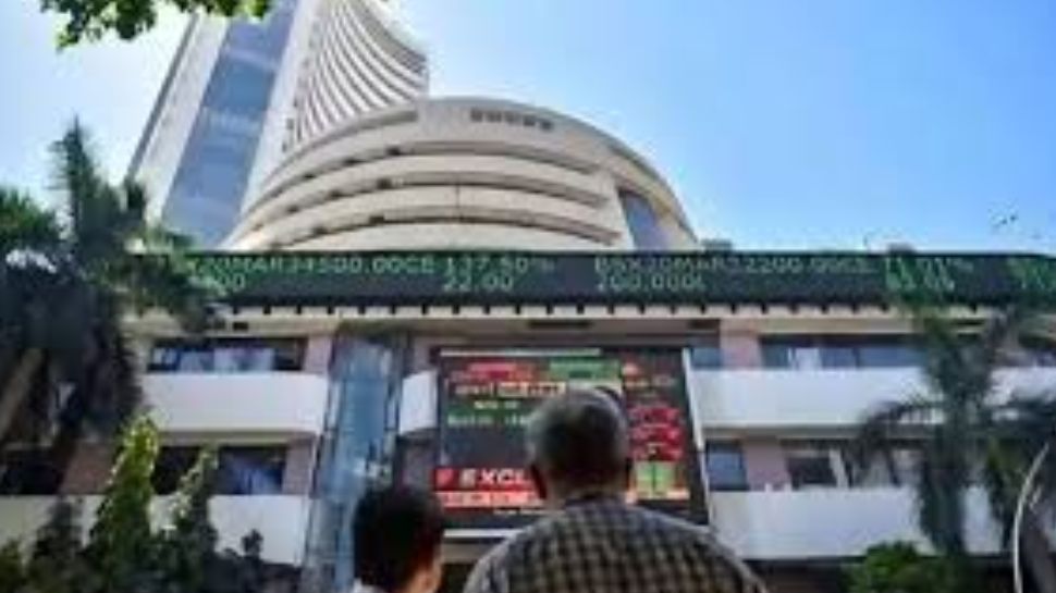 Markets End Flat Ahead Of RBI Policy Outcome; Banking, Financial Services Stocks Rise Markets End Flat Ahead Of RBI Policy Outcome; Banking, Financial Services Stocks Rise