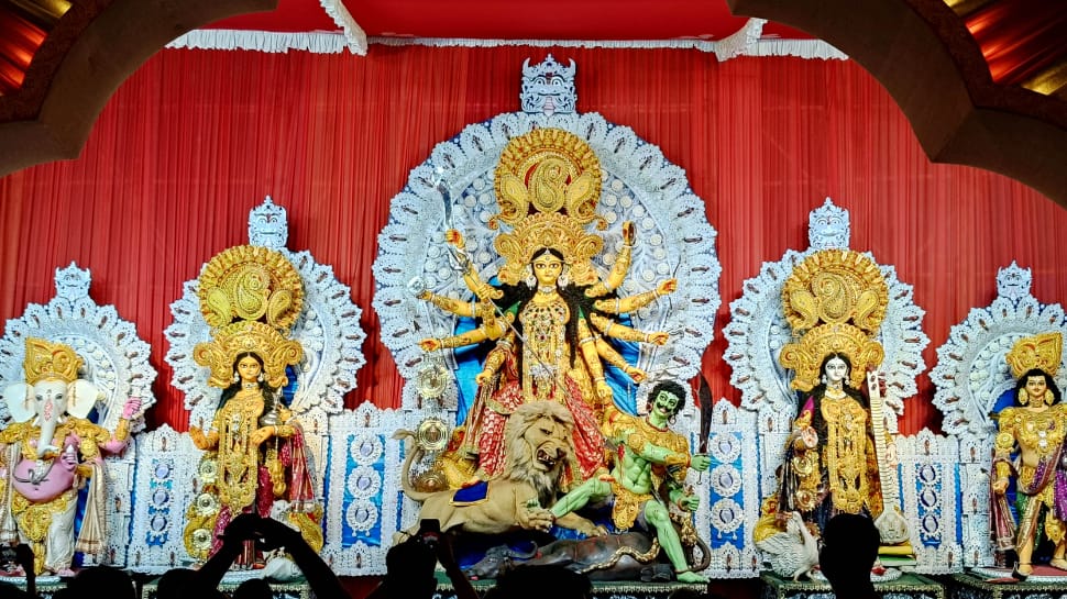 Happy Durga Ashtami Wishes 2025: 50 Best Messages, Images, Quotes To Share With Family, Friends, And Loved Ones