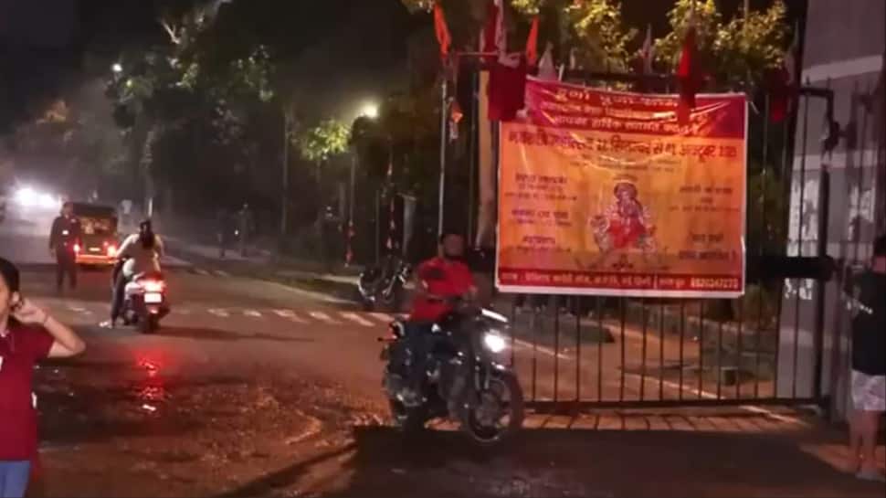 Violent Clash Erupts At Delhi`s JNU During `Visarjan Shobha Yatra`; Effigy Burning Sparks Tensions