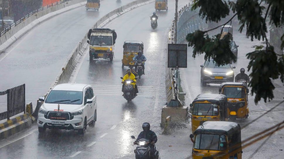 Telangana Weather: Rain Lashes Hyderabad, Waterlogging In Parts Of City; IMD Forecasts... | Visuals