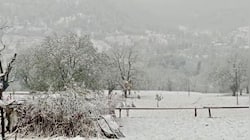 Western Disturbance Triggers Early Snowfall, Temperature Plunge Across Kashmir