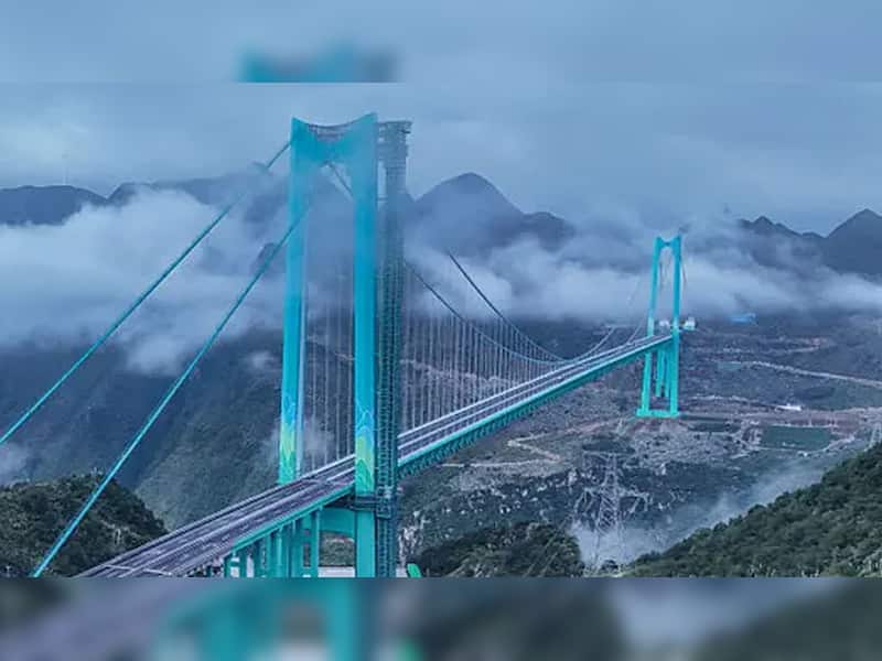 World's Tallest Bridge With Sky-High Cafe: 2,050 Feet Above River ...