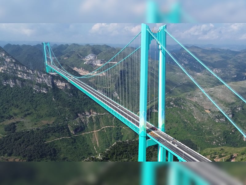 World's Tallest Bridge With Sky-High Cafe: 2,050 Feet Above River ...