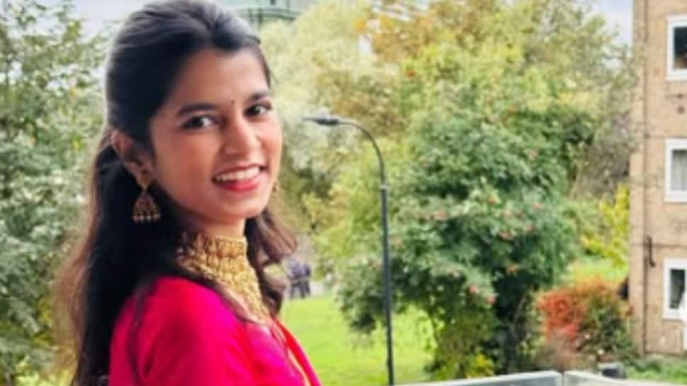 Folk Singer Maithili Thakur Hints At Political Entry Ahead Of Bihar Elections, Says 'I Am Waiting For An Official Announcement'