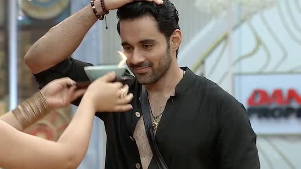 Bigg Boss 19 Day 45 Update: Abhishek Bajaj-Ashnoor Take Over Kitchen Duties, Malti Chahar's Palm Reading Leaves Inmates Amused