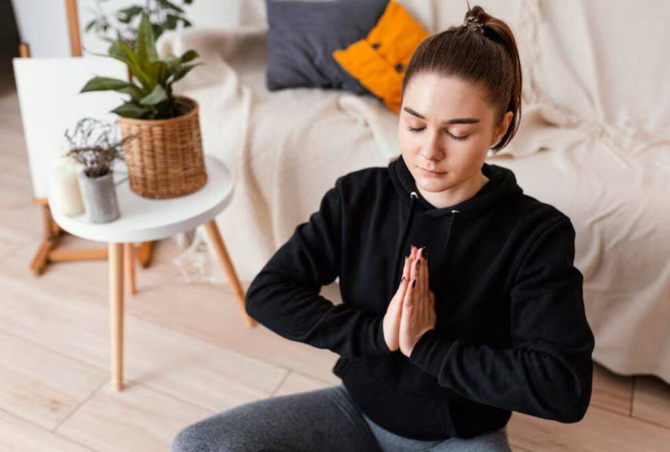 Diwali 2025, diwali food, Happy Diwali 2025, festive detox routine, healthy gut tips, glowing skin d
