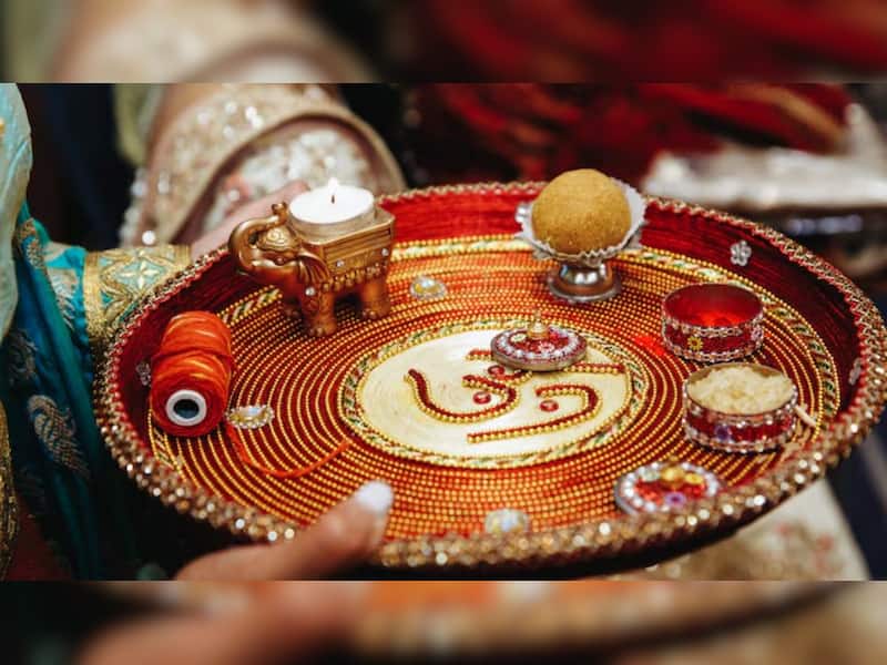 Happy Karwa Chauth 2025: 10 Stunning And Easy DIY Thali Decoration ...