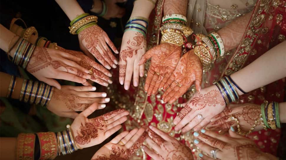 Karwa Chauth 2025 Last-Minute Puja Essentials Checklist: From Sieve To Karwa, 8 Must-Have Items For The Fast