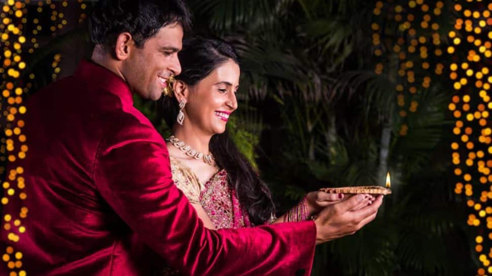 Thali Holding Pose
