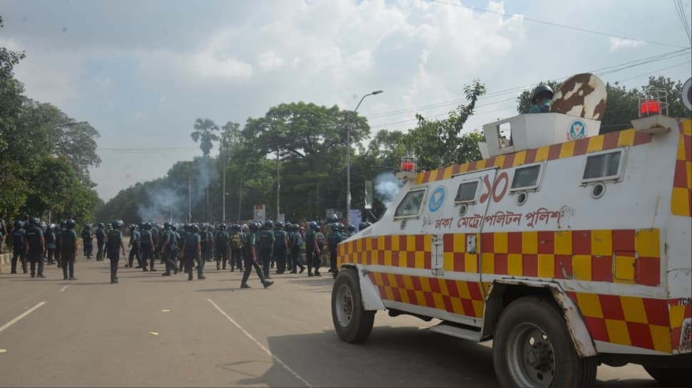 B'desh: Violent Clash In Dhaka Leaves Several Injured, Including Journalists