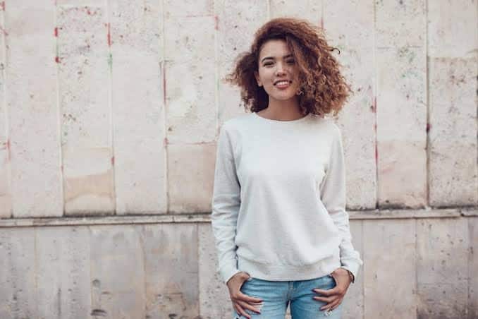 Comfortable and Stylish Women’s Sweatshirts for Winter 2025