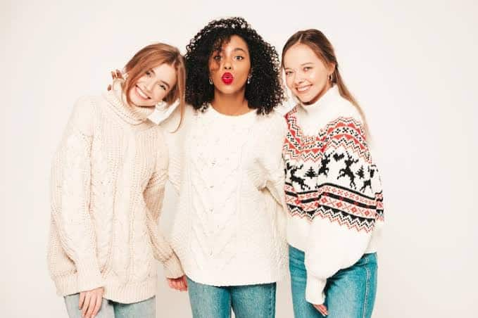 Warm and Stylish Women’s Cable Knit Pullovers for Winter