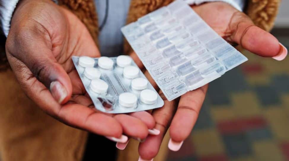 Why Relying Too Much On Painkillers For Knee Or Hip Pain May Do More Harm Than Good? Why Relying Too Much On Painkillers For Knee Or Hip Pain May Do More Harm Than Good?