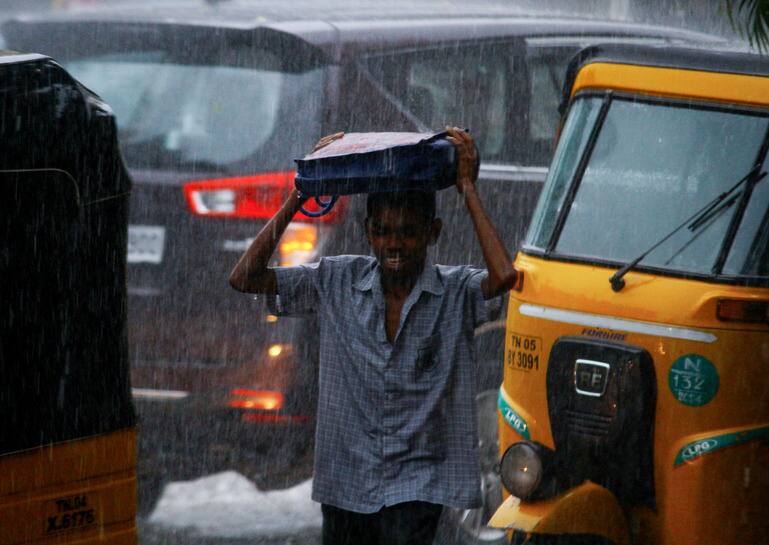 Tamil Nadu On High Alert As Heavy Rain and Thunderstorms Predicted In Chennai – Full Forecast Inside