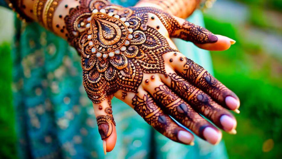 Heavy Mehndi Designs for a Festive Look