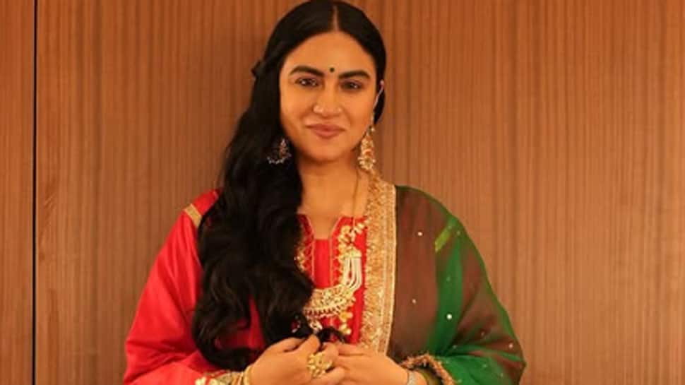 Bigg Boss 9 Fame Priya Malik Escapes Major Fire Accident During Diwali Celebration