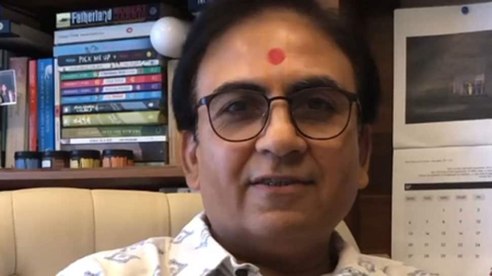 Taarak Mehta Ka Ooltah Chashmah's Jethalal Aka Dilip Joshi Visits BAPS Mandir, Offers Prayers During Annakut Celebration