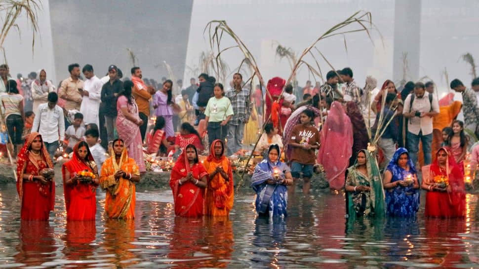 Chhath Puja 2025: Delhi CM Rekha Gupta Declares Govt Holiday - Check Details