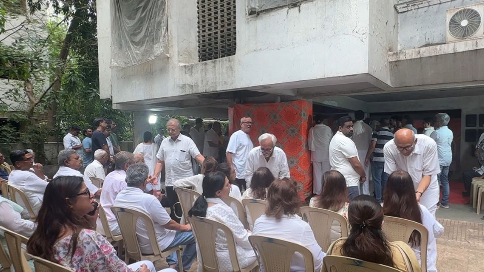Satish Shah Funeral: Ratna Pathak Shah, Dilip Joshi, Johny Lever Pay Last Respects