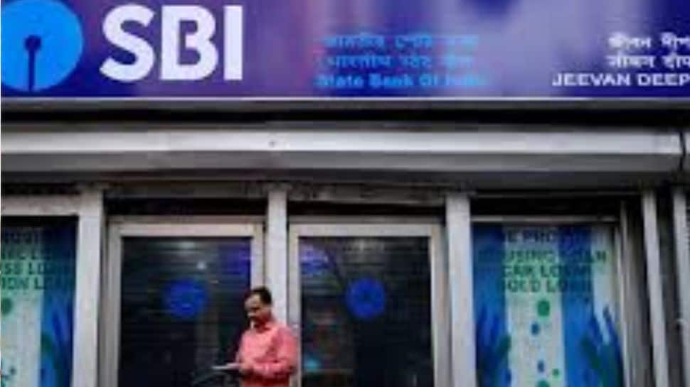 SBI Just Deducted Rs 236 From Thousands Of Accounts — Check If You’re Affected