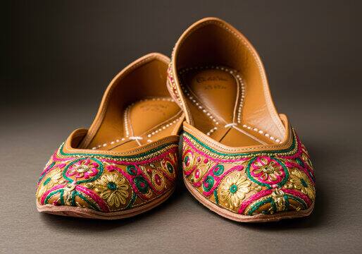Complete Guide to Women’s Juttis: Features, Styles, and Benefits