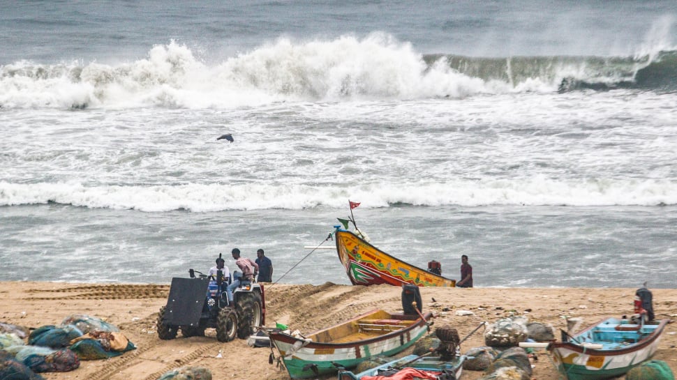 Cyclone Montha's Impact In Andhra Pradesh: Heavy Rain, Trees Uprooted, Destroyed Banana Cultivation
