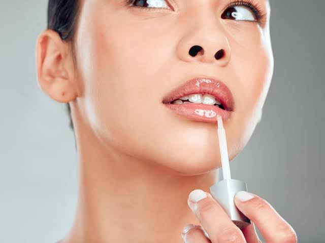 Top Hydrating & High-Shine Lip Glosses Top Hydrating & High-Shine Lip Glosses