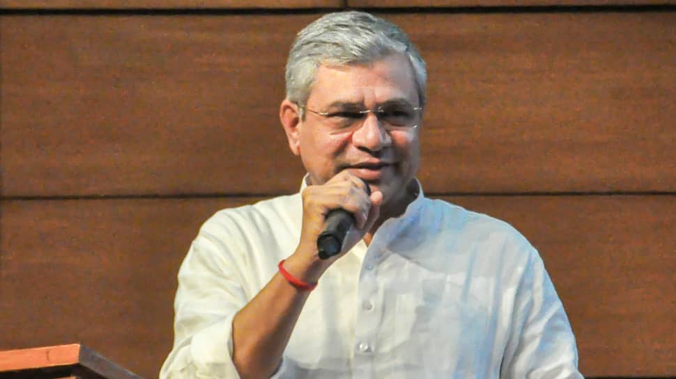 Ashwini Vaishnaw Approves Plan For 76 Passenger Areas At Railway Stations To Enhance Travel Comfort Ashwini Vaishnaw Approves Plan For 76 Passenger Areas At Railway Stations To Enhance Travel Comfort