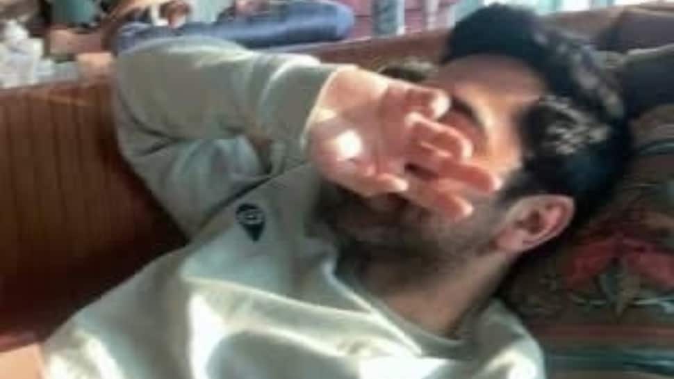 Beaten By His Father And Singing On Trains to Make Ends Meet, THIS Star Overcame It All To Become Box-Office Sensation - Guess Who?