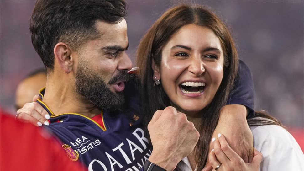 ICYMI: Anushka Sharma Reacts To Fan Calling Virat Kohli 'Bewafa' In Viral Video - Watch ICYMI: Anushka Sharma Reacts To Fan Calling Virat Kohli 'Bewafa' In Viral Video - Watch