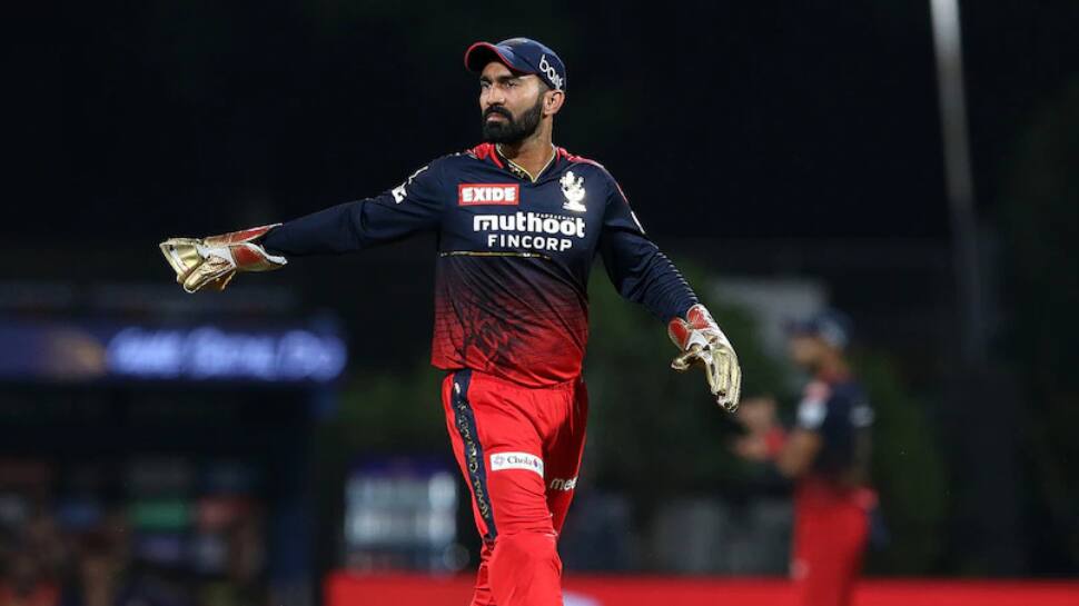 Dinesh Karthik (Rs 86.92 crore)
