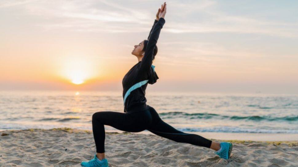 Surya Namaskar (Sun Salutation) Surya Namaskar (Sun Salutation)