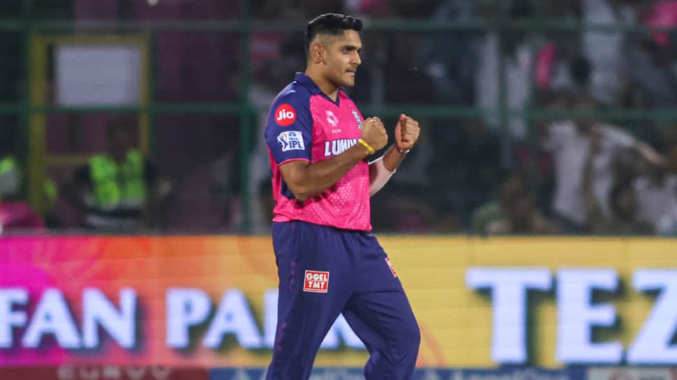 2. Tushar Deshpande 2. Tushar Deshpande
