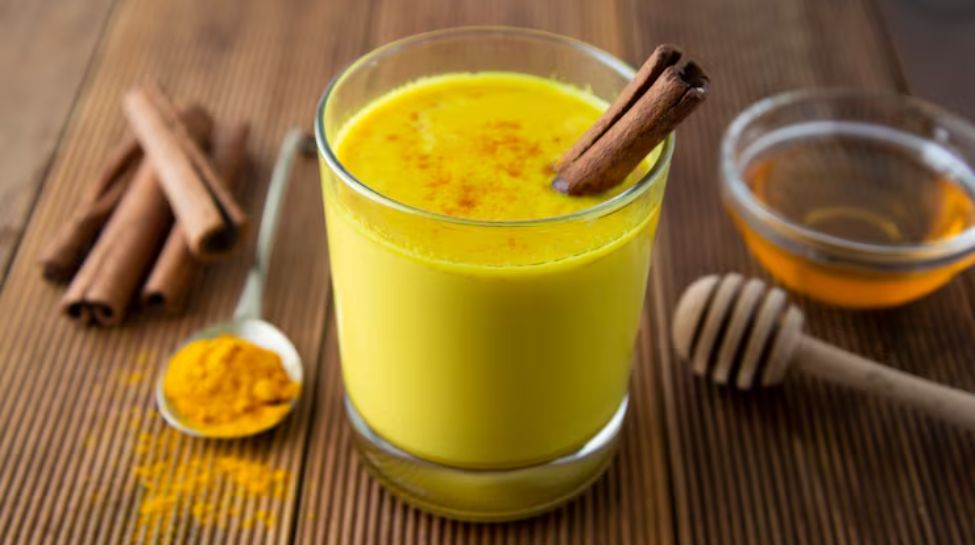 2. Turmeric Milk (Haldi Doodh)
