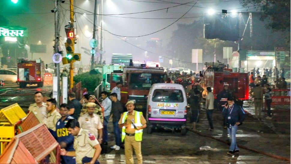In Pics: Smoke, Sirens And Shock – The Delhi Bomb Blast That Stunned City |  News | Zee News
