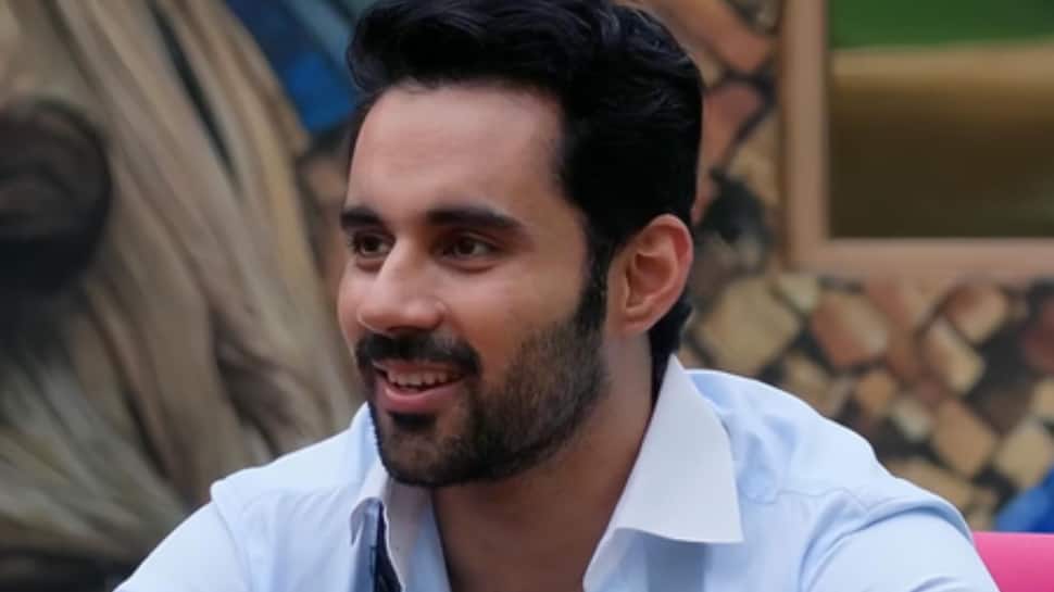 Bigg Boss 19 Ex-Contestant Abhishek Bajaj Slams Ex-Wife Akanksha Jindal, Defends Himself Against Infidelity And Age-Shaming Claims