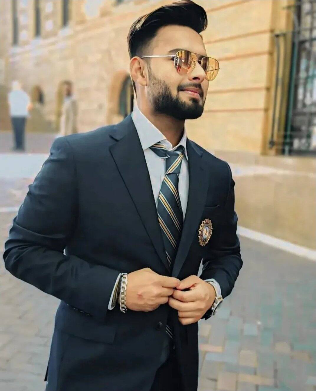 1. Rishabh Pant Set to Stay as Captain Despite Average Season 1. Rishabh Pant Set to Stay as Captain Despite Average Season