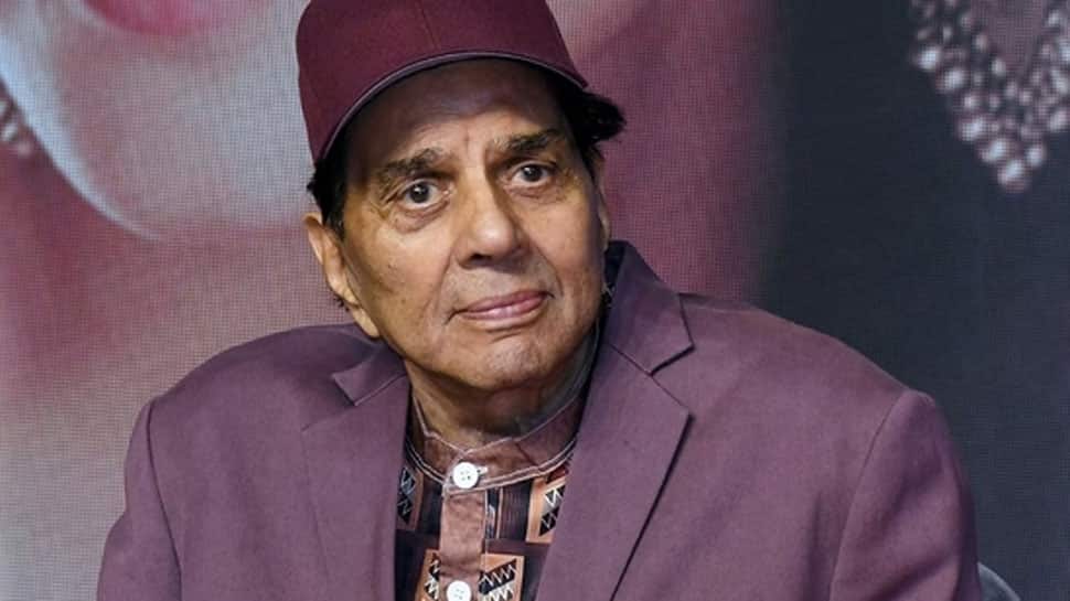 Dharmendra's Health News: Noted Actor's Cousin & Filmmaker Guddu Dhanoa Visits Him After Hospital Discharge, Shares Update