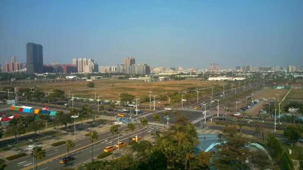Noida: The Smart City of the Future Noida: The Smart City of the Future