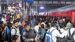TTE Explains Railway's Strict 2-Passenger Rule For Senior Quota | VIRAL VIDEO